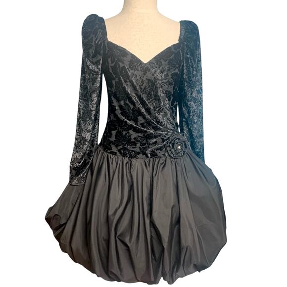 Cattiva by‎ Maya Jornot Black Bubble Hem Long Sleeve Sweetheart Neck Dress Women - Picture 1 of 11